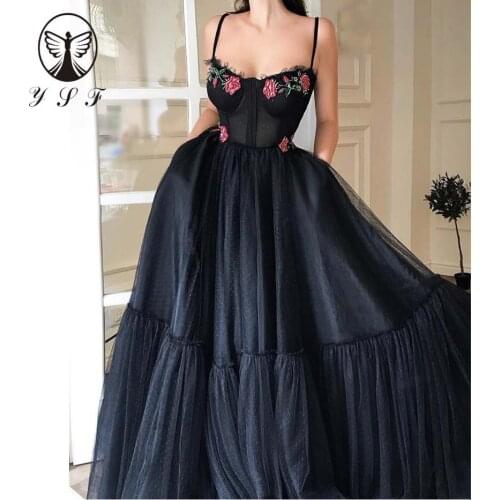 2019 New Arrival Black Sweetheart Spaghetti Strap Appliqued Lace Dot Tulle Floor Length Prom Dresses e