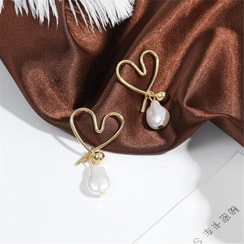 NEW Fashion Female Temperament Contracted Pearl Earring Daily Wear A Heart-Shaped Earrings Jewelry Accessories