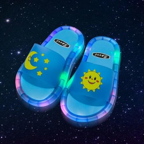 NEW Girl Slippers Children LED Garden Shoes Kids Slippers Baby Bathroom Sandals Kids Shoes for Girl Boys Light Up Blue Shoes