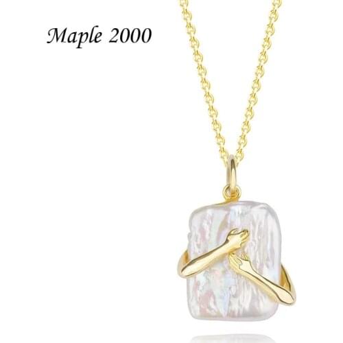2021New Baroque Pearl Necklace for women Embrace Necklace Gold chain Couple Pendant Necklace Baroque Pearl classic jewelry gift