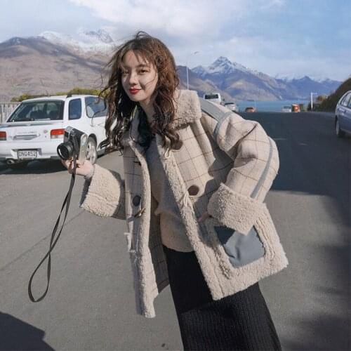2020 winter new small lamb wool coat womens short Korean version of INS Hong Kong flavor thickened cotton padded coat