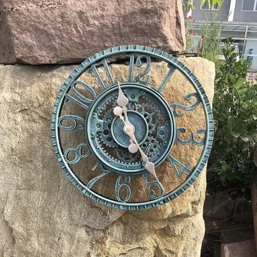 Creativem Outdoor Garden Wall Clock Waterproof Vintage Garden Ornament Hollow Gear Roman Numeral Hanging Clock