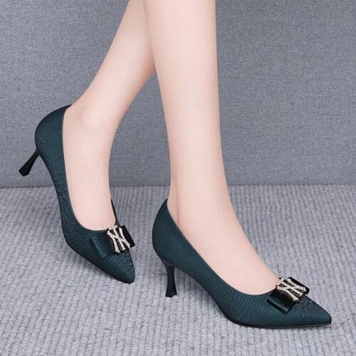 Pointed toe High Heels Shoes Woman Satin Cloth Artificial Crystal Diamond Buckle Work Fashion Sexy Women Shoes shallow Thin Heel