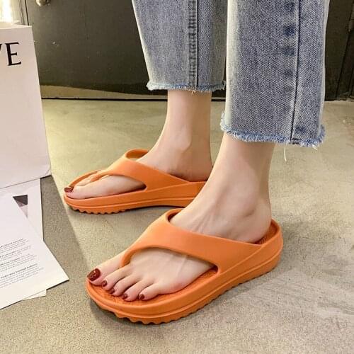 New Flip-Flops Womens Outerwear Summer Fashion Thick-soled Non-slip Couples Seaside Beach Soft Bottom Flip Flops Men