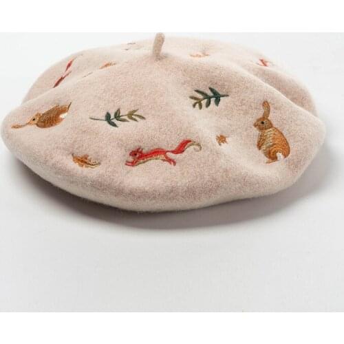 Korean Autumn and Winter New Mori Rabbit Squirrel Leaves Embroidered Wool Wool Beret Artist Hat Wool Hat