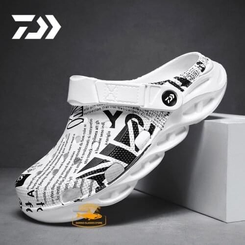 Daiwa Unisex Fishing Shoes Summer Sandals Womens Beach Shoes Quick Dry Thick Sole Slipper Clogs Flip Flops for Men