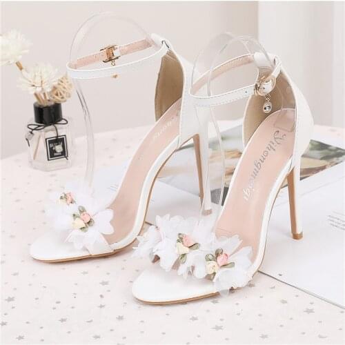 Summer Ladies White Wedding Shoes Women Sandals Bridesmaid Party Dress Shoes Open Toe Lace Flower Decoration Ankle Strap Pumps