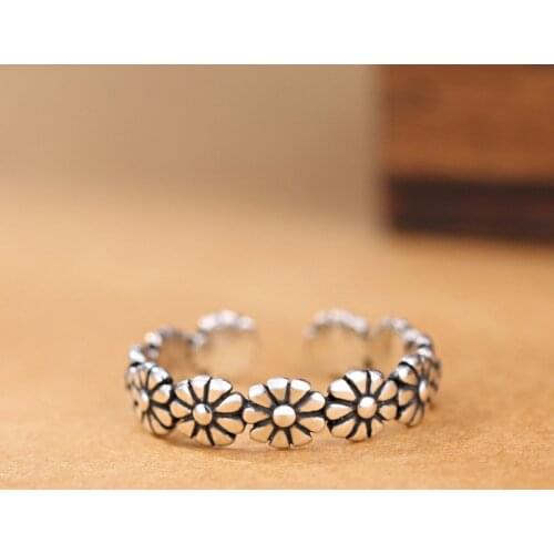 Miuoxion Retro Romantic Flower Ring Fashion Personality Punk Party Jewelry For Women Feature Namour Charm Gift All Seasons