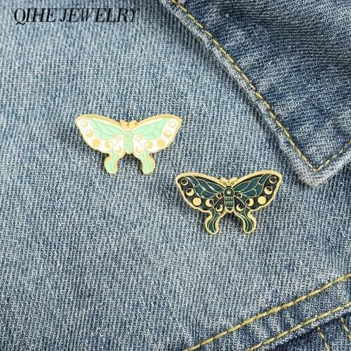 Luna Moth Brooch Moon Phase Enamel Pins Day and Night Badges Animal Buterfly Women Jewelry Gifts for Nature Lover