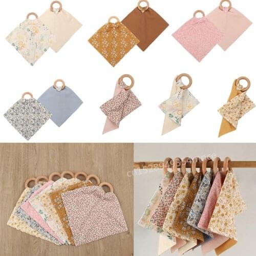 Cotton Baby Bibs Print Baby Soothe Appease Towel Burp Cloth With Wood Teether Ring For Children Pacifier Cloth Baby Cuddle Cloth