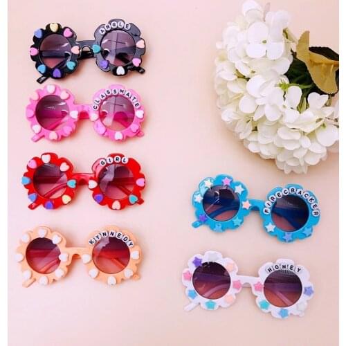 Kids Sunglasses Anti-UV Heart Patterns Flower-Shaped Eyewear Dark Glasses Decorative Tools for Girls Boys