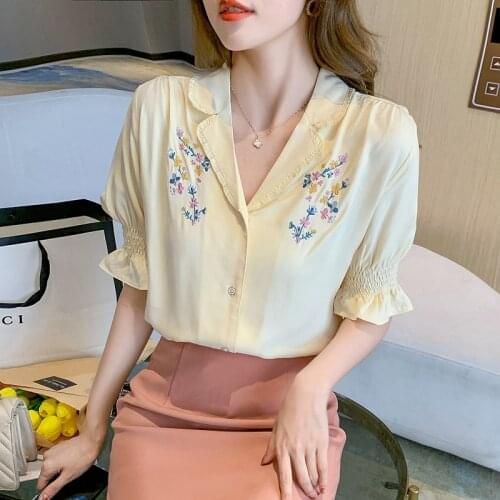Korean Summer Blouse Women Puff Sleeve Flower Embroidery Vintage Woman Tops Blouses Fashion Office Ladies Elegant Shirts Blusas