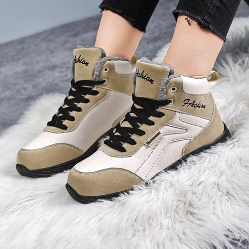 Nine o'clock Women's Ankle Boots