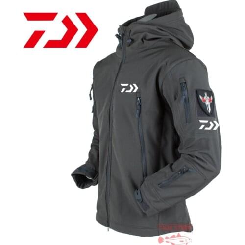 Daiwa Clothes Shark Skin Soft Shell Fishing Clothes Tactical Jacket Windbreaker Flight Pilot Hood Military Fleece Fishing Jacket