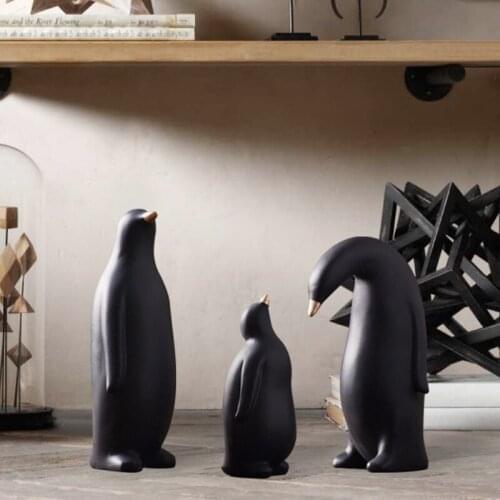 American village home furnishing decoration A warm and loving family of penguins creative hand made resin craft new home gifts