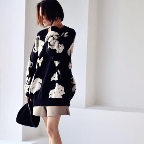 MICOCO M1309C Fashion, leisure and literature Nail bead Little bear flocking Loose round neck sweater