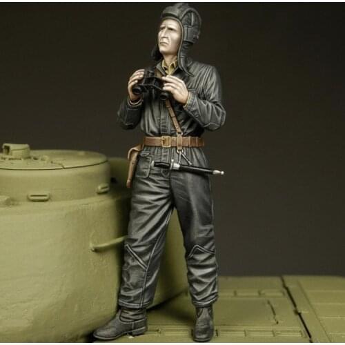 1/35 Resin Model figure GK Soldier RUSSIAN TANKER AT REST Military theme WWII Unassembled and unpainted kit