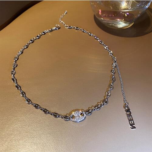 Fashion Letter Queen Pendants Necklaces For Women Titanium Steel Temperament Clavicle Chain Dainty New Design Prom Accessories