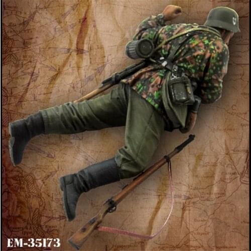 Resin Figure 1/35 Scale Model Kit WWII Wounded Soldier GK Assembly Models Kit Resin Colorless Self-Assembled Toy NO.371