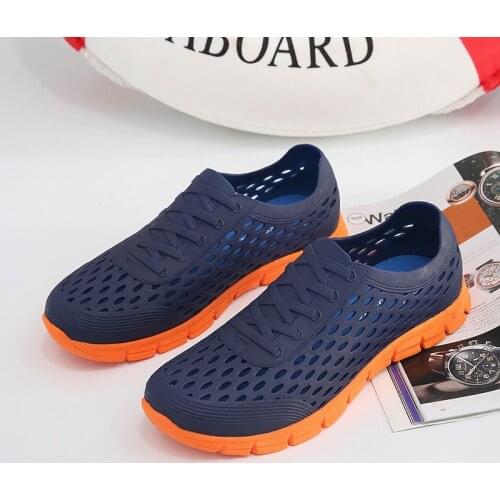 Hot Sale Blue Flat Summer Shoes Men Outdoor Beach Sneakers Men Casual Hole Shoes Clogs Comfortable EVA Garden Shoes for Couples