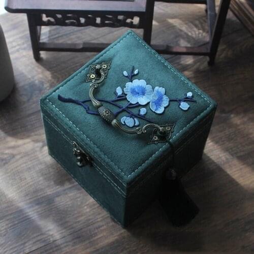Chinese Style Antique Style Jewlery Box Embroidered Lotus Necklace Jewlery Box Embroidered Flowers Three Layer with Lock