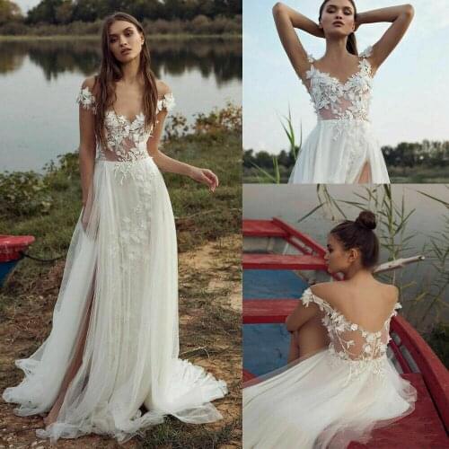 Boho Off The Shoulder Wedding Dresses 3D Floral Lace Appliques Beach Bridal Dress Side Slit Garden Wedding Gown Vestido De Noiva