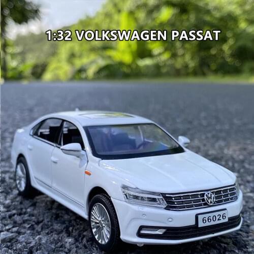 1:32 Passat VW Volkswagen Diecast Scale toy Car Models 6 Openable Doors Metal Model Sound And Light Pull Back SUV Toys for kids