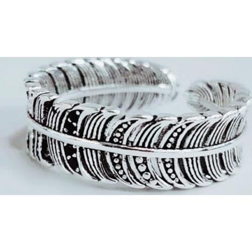 Wholesale Vintage Retro Plant Leaf Fashion Adjustable Rings S Black Stones Halo Ring For Women Accessories