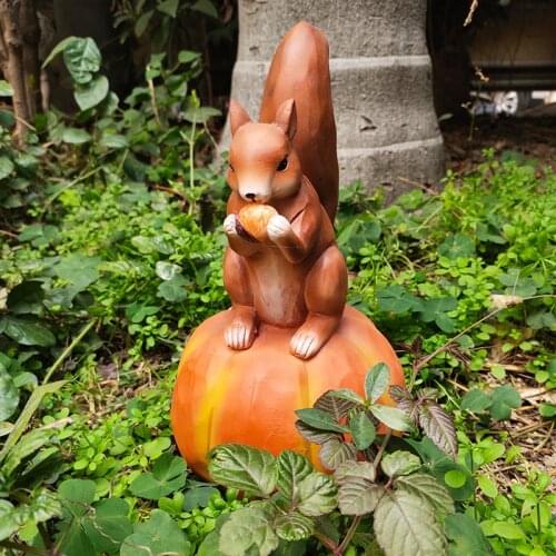 Outdoor Simulation Squirrel Pumpkin Resin Ornament Courtyard Villa Lawn Decoration Garden Landscape Figurines Accessories Crafts