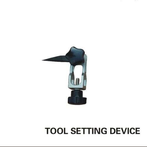 Valve seat boring machine tool installation equipment, tool setting device