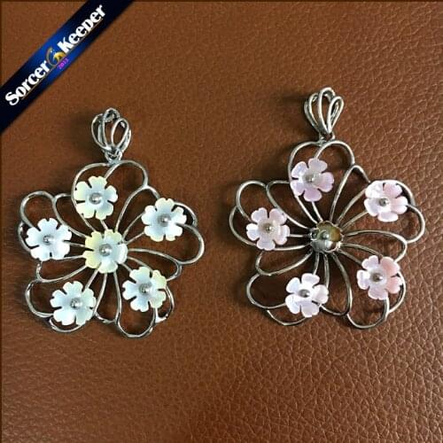 SorcerKeeper New Fashion Natural Mother of Pearl Shell Gem Stone Jewelry Flower Carving for Women Bijoux Necklaces Pendants S19