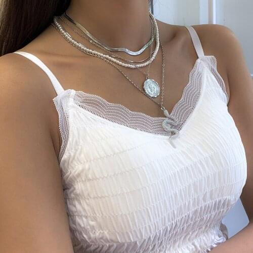 Retro Multilayer Snake Chain Necklace Set Suitable For ladies Fashion Animal Snake Pendant Necklace Imitation Pearl Necklace Jew