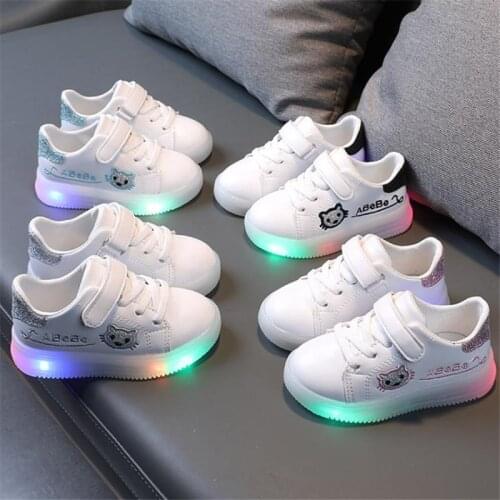 Disney New four seasons 2021 girls recreational shoe glow soft bottom shoes boy sneakers LED lights' shoes white shoe