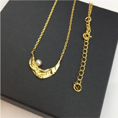 Brass With 18K Gold Real Pearl Moon Necklace Women Jewelry Runway Gown Hiphop Boho Rare Glam Japan Korean Fashion