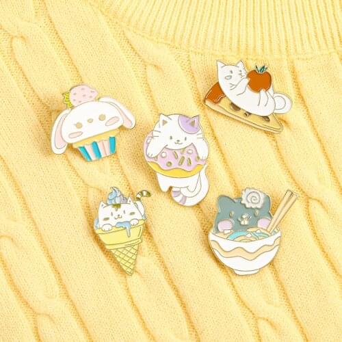 Cat and Food Enamel Pin Pizza Strawberry Ice Cream Ramen Donuts Brooches Bag Lapel Pins Cartoon Badge Jewelry Gifts for foodies