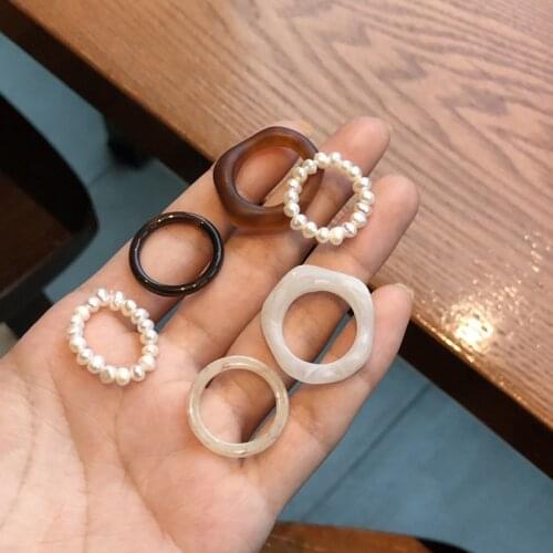 AOMU 3pcs/Set 2021 Vintage Colorful Irregular Geometric Acrylic Millet Bead Pearl Round Rings for Women Fashion Simple Jewelry