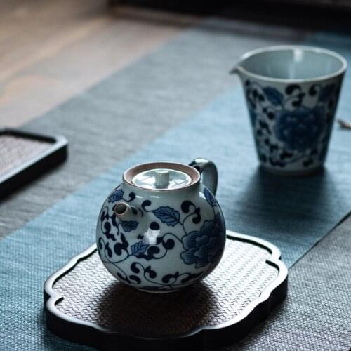 Blue and White Porcelain Teapot Handmade Retro Ceramic Teapot Kung Fu Tea Set Small Single Pot Handle Pot Tea Making Device