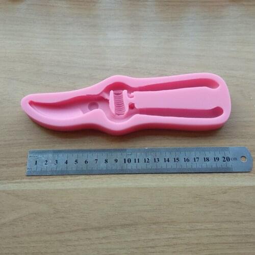 Big Size Scissors Silicone Fondant Mold,Resin Clay Chocolate Candy Silicone Cake Mould,Fondant Cake Decorating Tools SQ17184