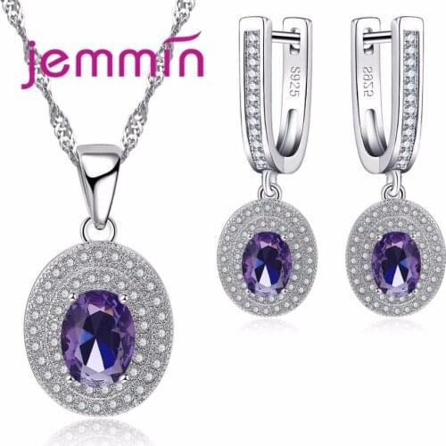 Jemmin Sets With Precious Stones