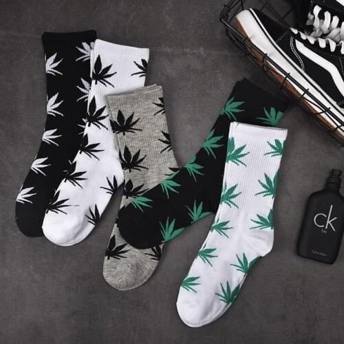 Mens socks new maple leaf socks in the tube cotton skateboard hemp leaves in the tube socks trend Korean street sports socks