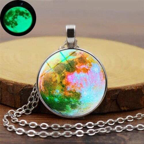 2020 Glowing Glass Dome Pendant Necklace Classic Galaxy Universe Dream Star Pattern Fashion Men Women Luminous Necklace Jewelry