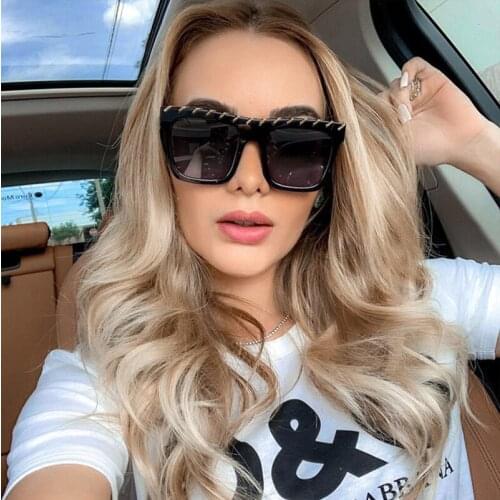 JackJad 2020 Fashion Cool Square Style Gradient Sunglasses Vintage Perforated Gold Chain Brand Design Sun Glasses Oculos De Sol