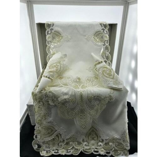 Leke Tutmaz Lüx Masa Örtüsü Takımı Yemek Seti 12 Kişilik