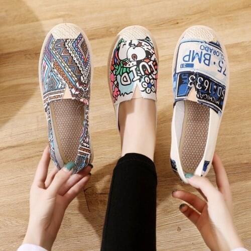Women Shoes Fisherman Loafers Canvas Shoes Flat Sneakers Fashion Graffiti Slip-On Lazy Casual Walking Shoes Mom Footwear 35-40