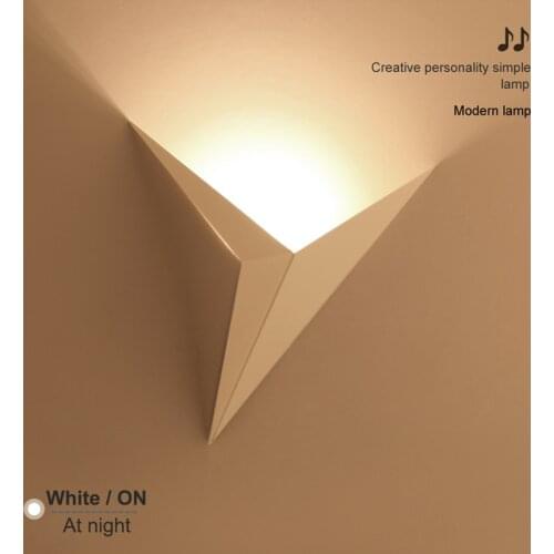 2021 Postmodern creative wall lamp special-shaped bedroom bedside decoration Nordic living room corridor aisle iron wall lamp