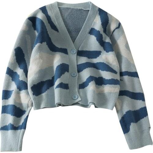 Autumn new leopard print short section single-breasted long-sleeved cardigan womens V-neck knitted sweater