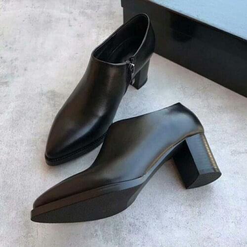2020 New Fashion Winter Genuine Leather Luxury Shoes Women Designers Round Toe Square Heels Lace-Up Women Boots