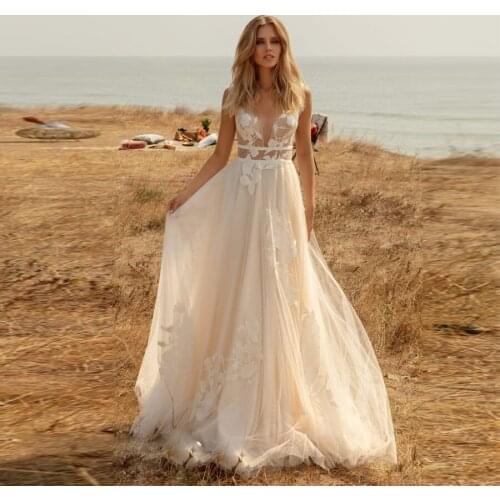 Sexy V-neck Lace Appliqued A-line Wedding Dresses Backless Style Tulle Sweep Train Bride Dress Wedding Gowns