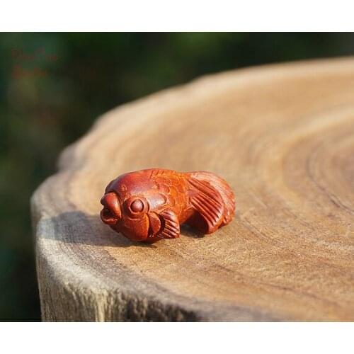 Natural Red Sandalwood Carved Goldfish Fish Pendant Tiny Charms Mala Beads Japa Bead Bracelet Jewellry Findings DIY Accessories