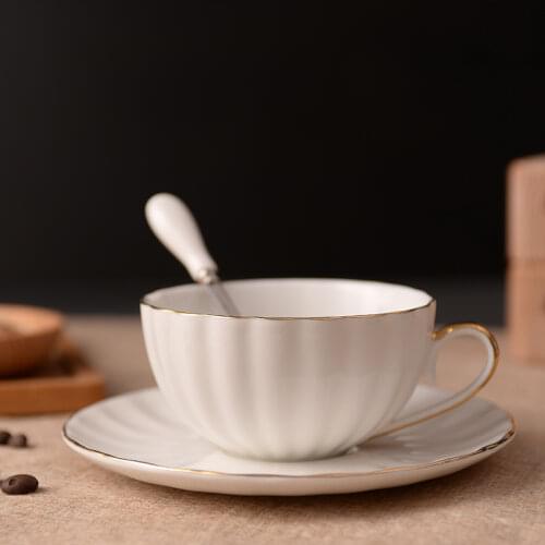 European Porcelain Coffee Cup with Handle Office Creative Luxury Tea Cups White Filizanki Do Kawy Gold Home Drinkware LL50CC